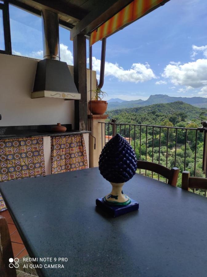 B&B Il Padrino Savoca Εξωτερικό φωτογραφία