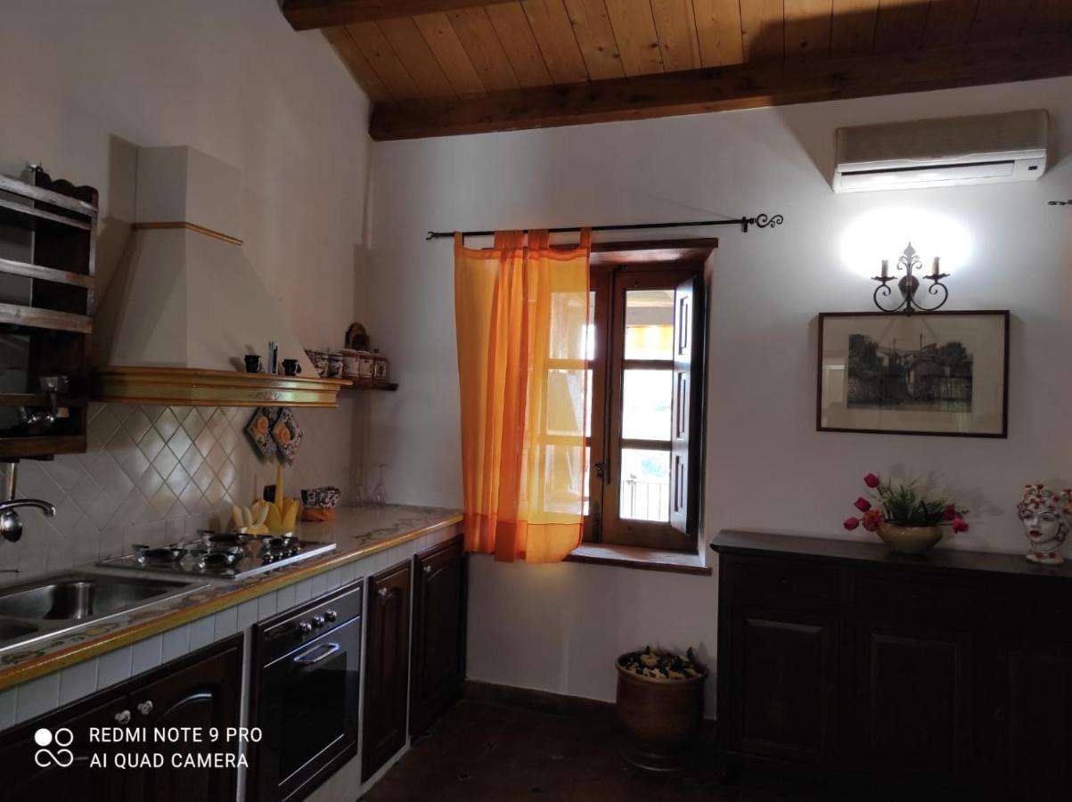 B&B Il Padrino Savoca Εξωτερικό φωτογραφία