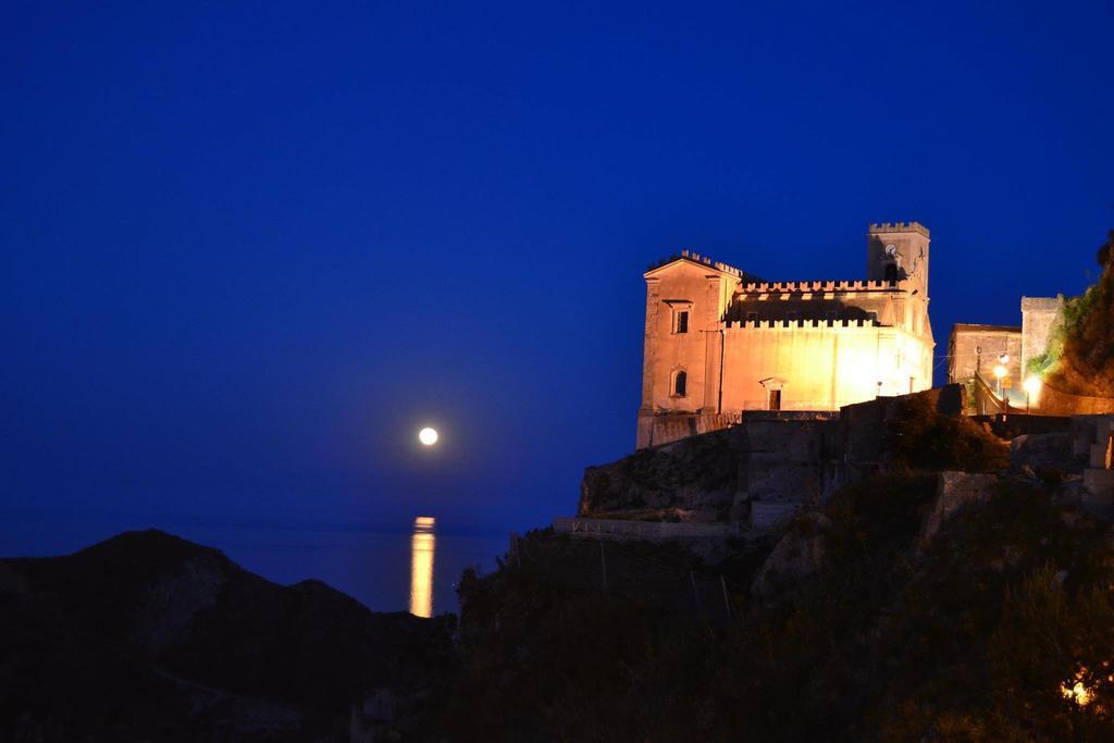 B&B Il Padrino Savoca Εξωτερικό φωτογραφία