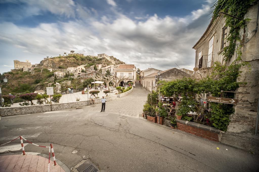 B&B Il Padrino Savoca Δωμάτιο φωτογραφία