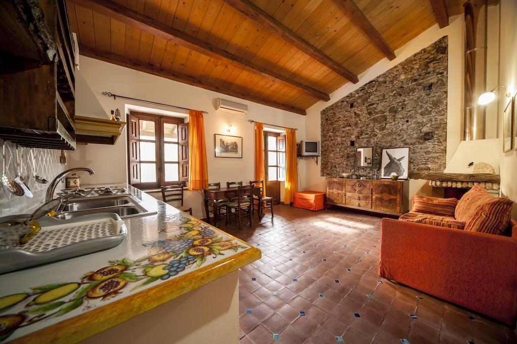 B&B Il Padrino Savoca Δωμάτιο φωτογραφία