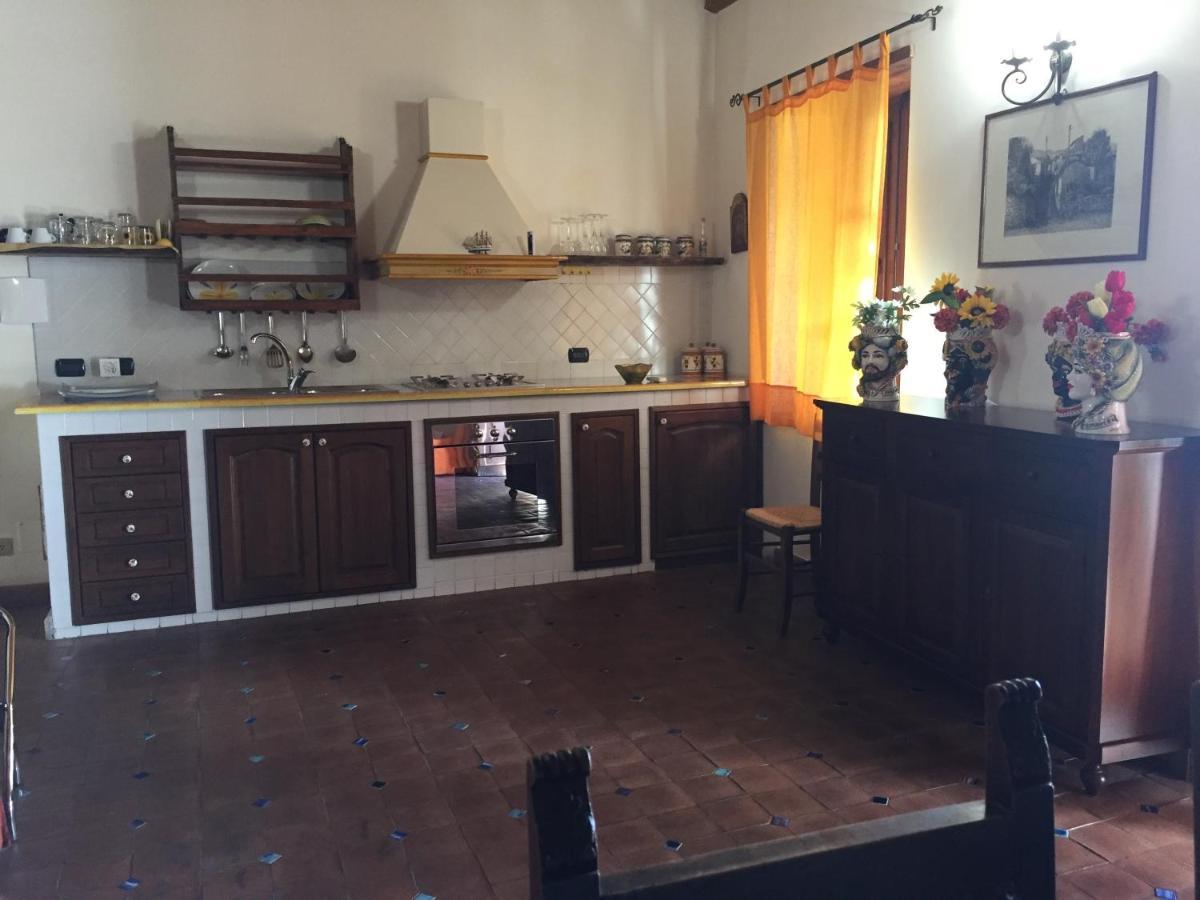 B&B Il Padrino Savoca Εξωτερικό φωτογραφία